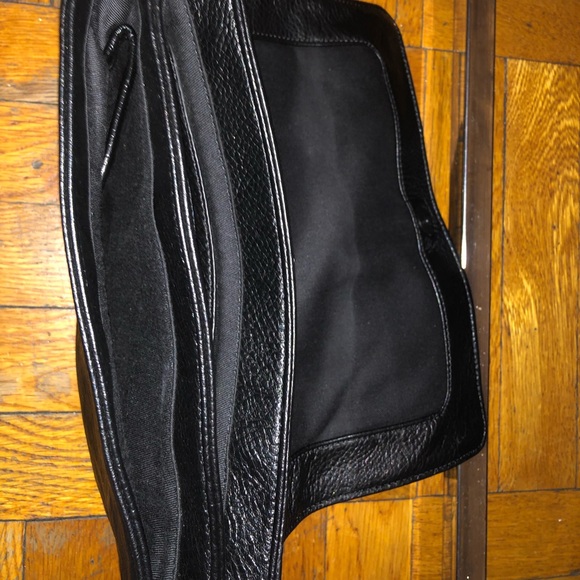 BCBG clutch - Picture 6 of 7